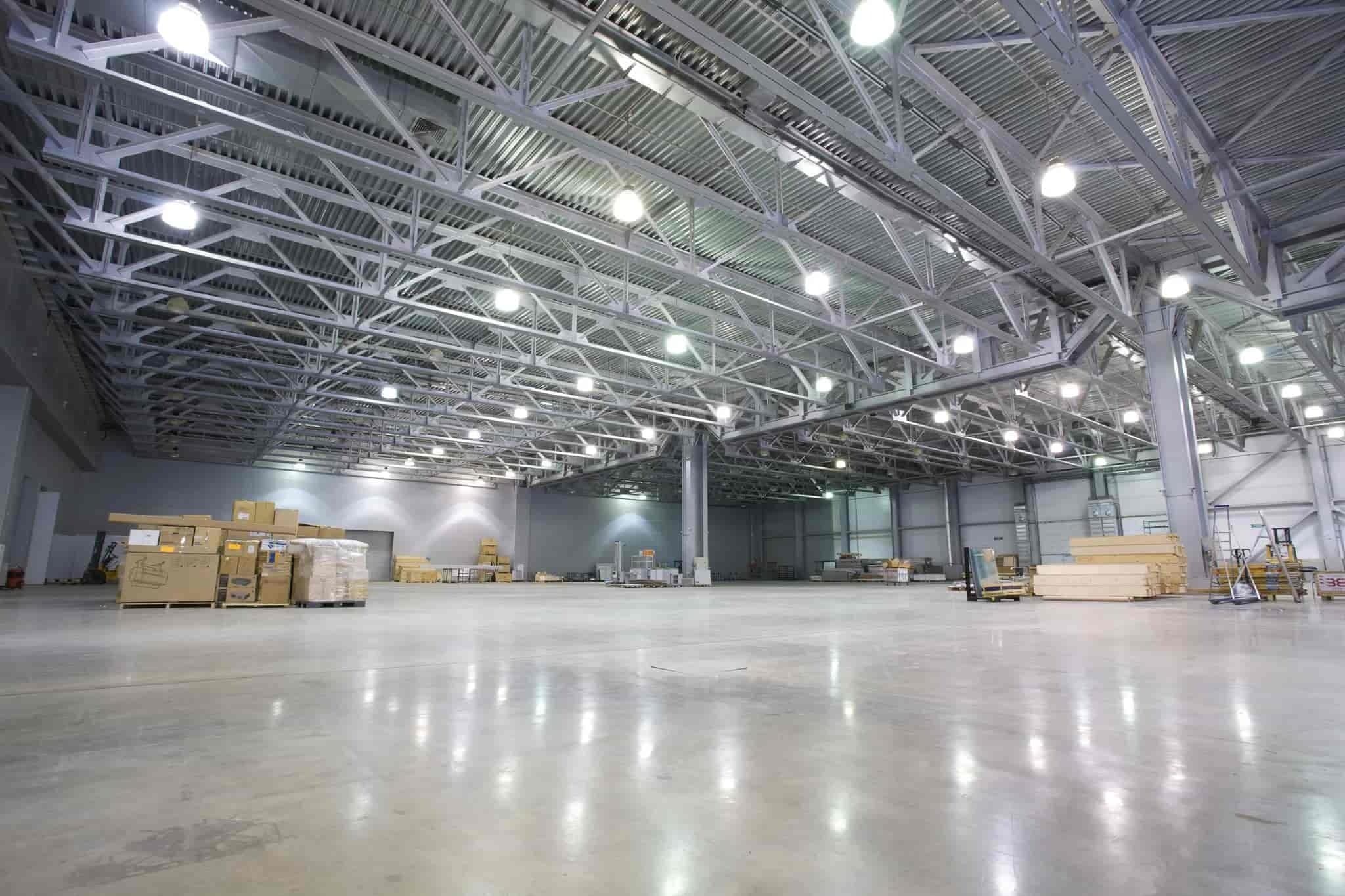 Éclairage LED intérieur professionnel installé